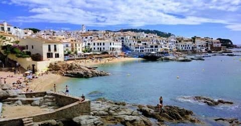 Desde Barcelona, Costa Brava y pueblos medievals