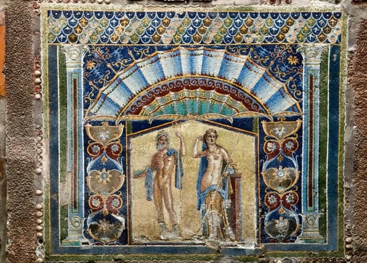 Transfer from Naples with 2-hour Private Tour in Herculaneum and skip the line tickets