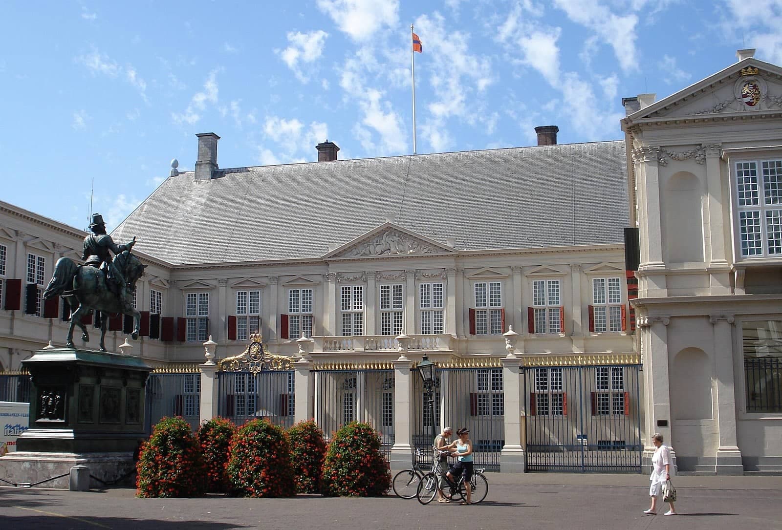 The Hague Tour