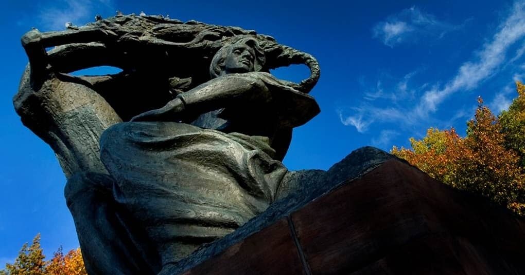Frederic Chopin Private Tour in Warsaw by Car