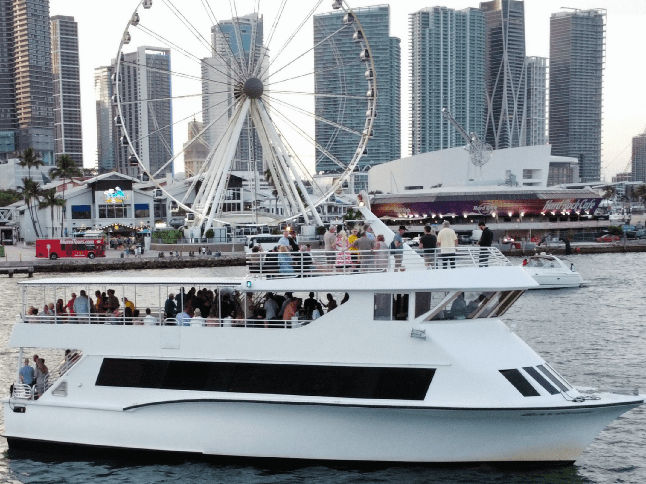 Miami #1 Hip-Hop Yacht Party w/ Supreme Club Tours