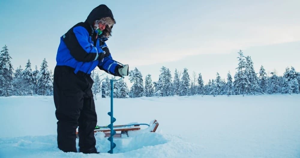 2h Ice Fishing on Kakslauttanen River