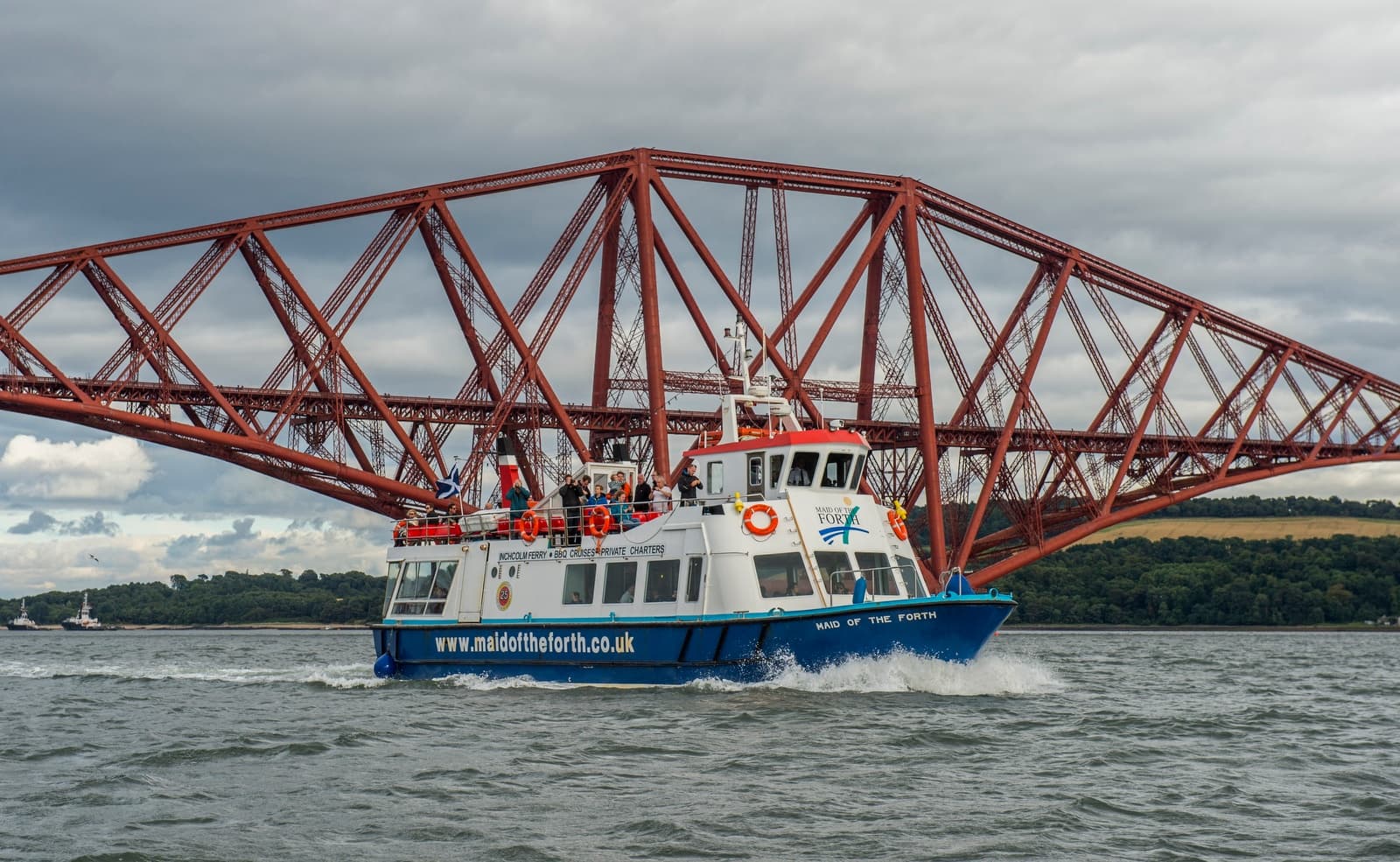Boat trip and guided tour from Edinburgh