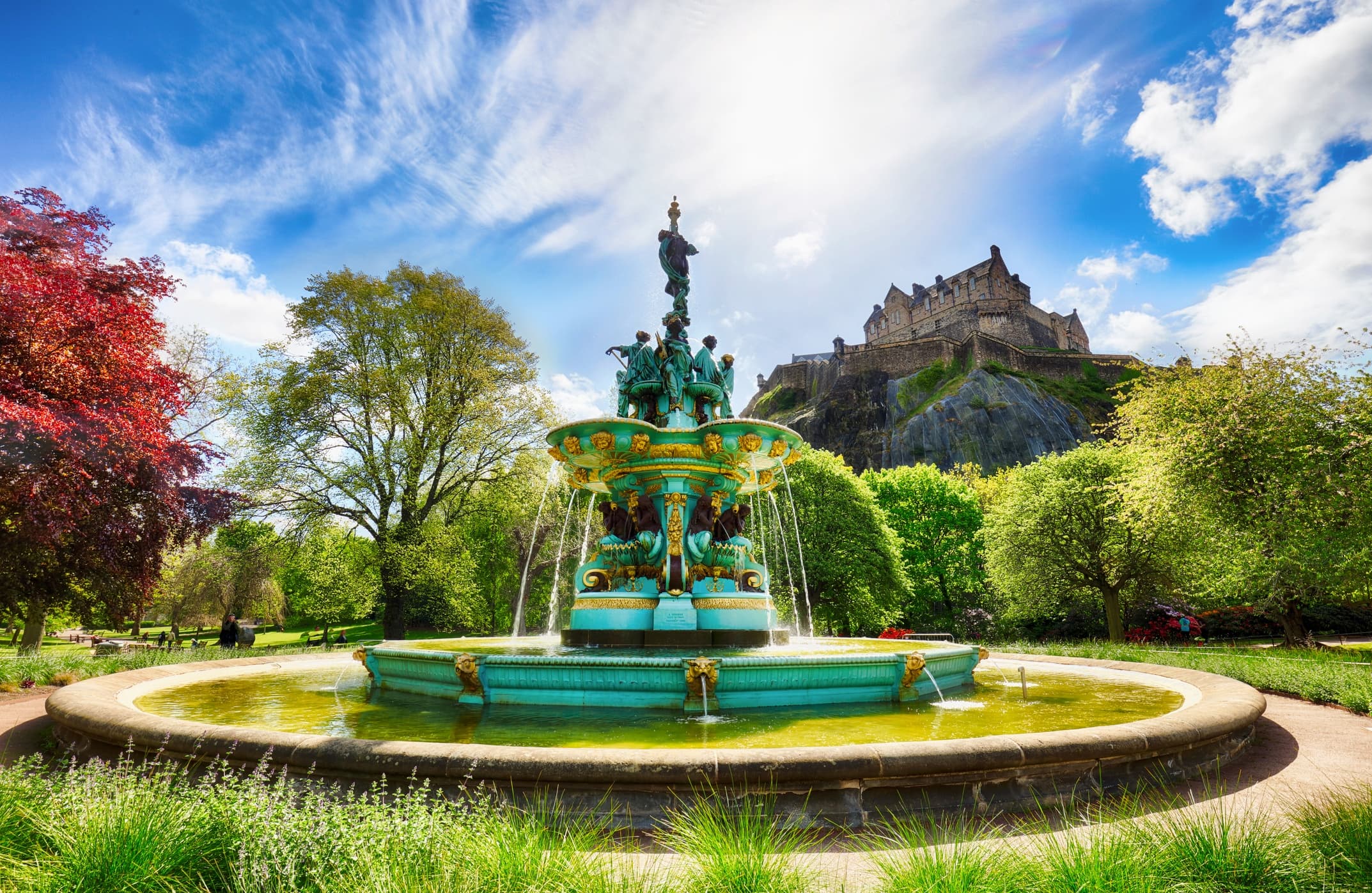 A Day in Edinburgh in a London Taxi: Private Full-Day Tour