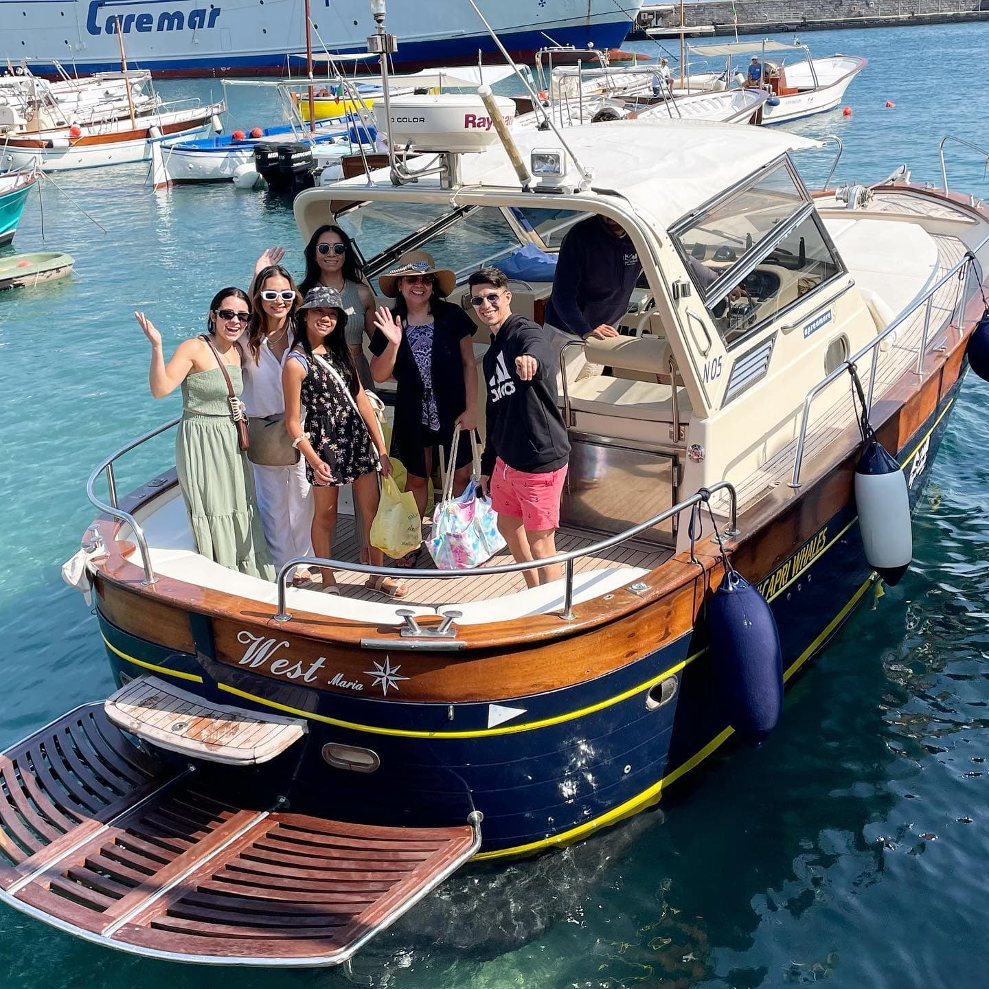 Half Day in Capri with a Cabin Boat