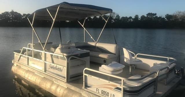 #26 20 ft sweetwater  8 passenger 40 hp ( lil blue)