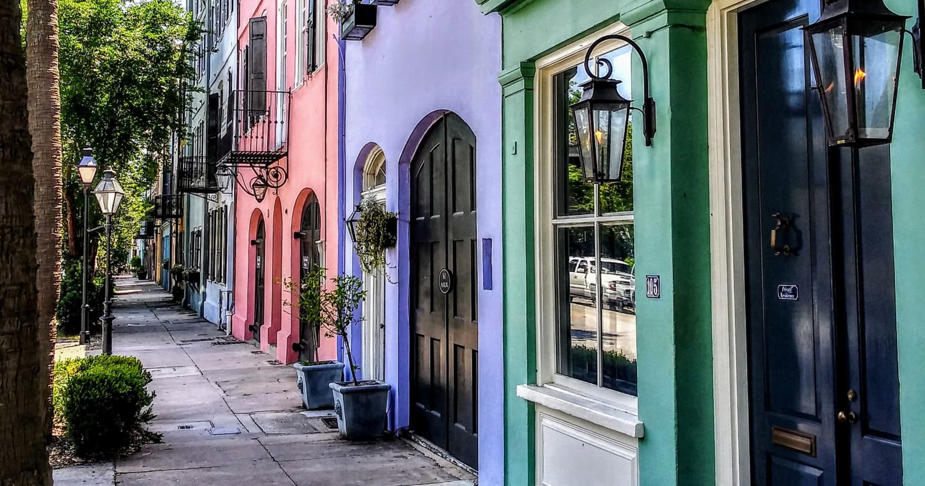 Small Groups - Charleston History, Alleyways & Storytelling Tour