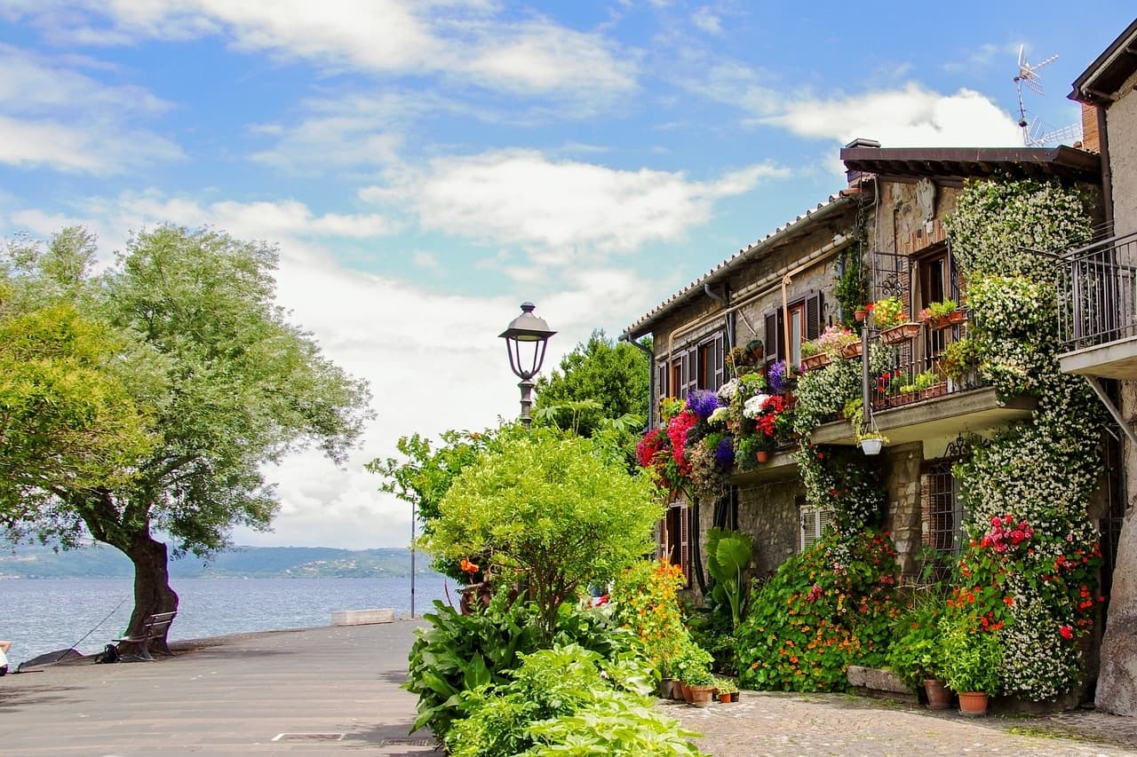 Monterano on Horseback & Lake Bracciano Escape
