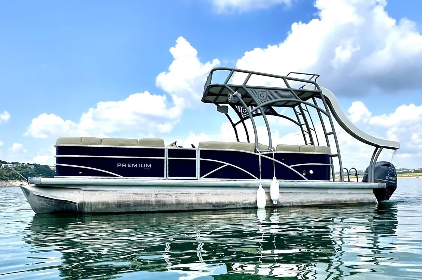 Sundeck Pontoon