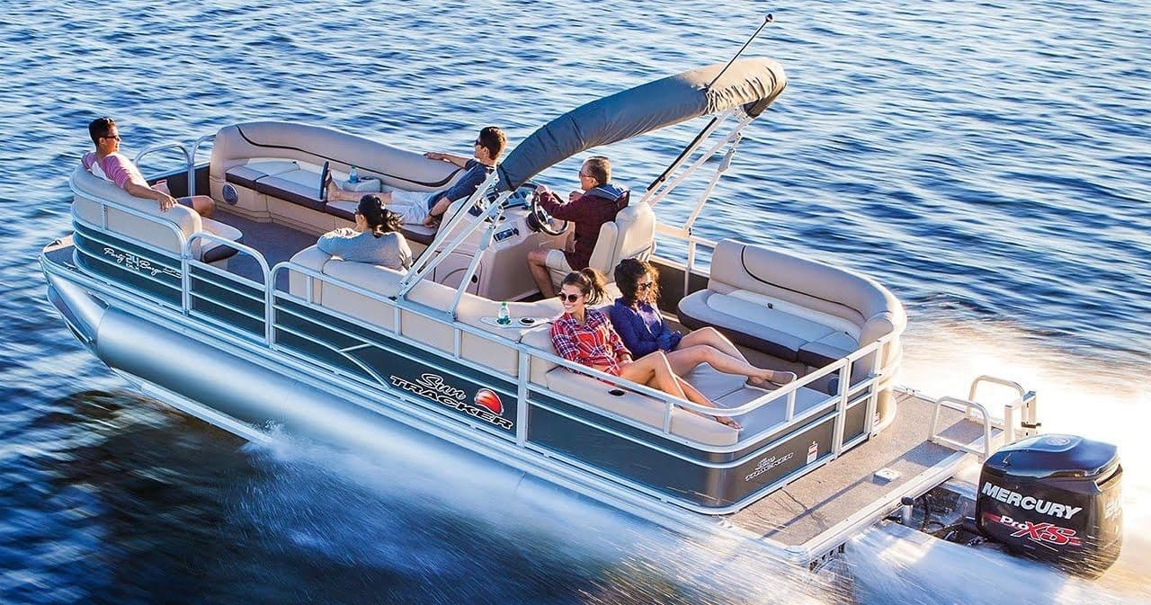 24' Suntracker Party Barge Pontoon Boat