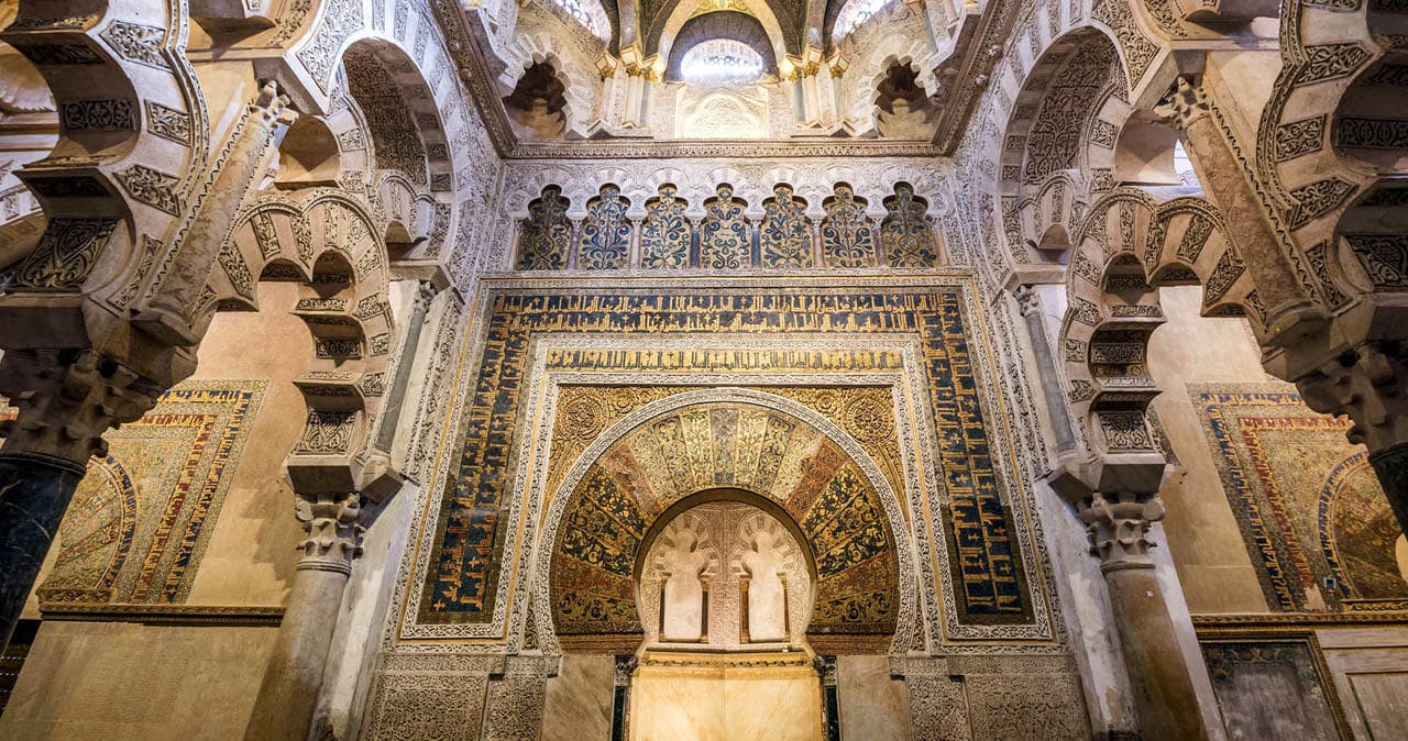 Visita Guiada “Córdoba a Fondo” (Mezquita, Judería y Alcázar)