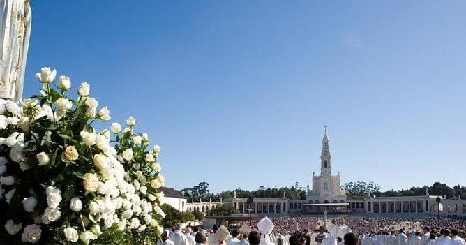 Fátima, Batalha, Nazaré and Óbidos Private Tour