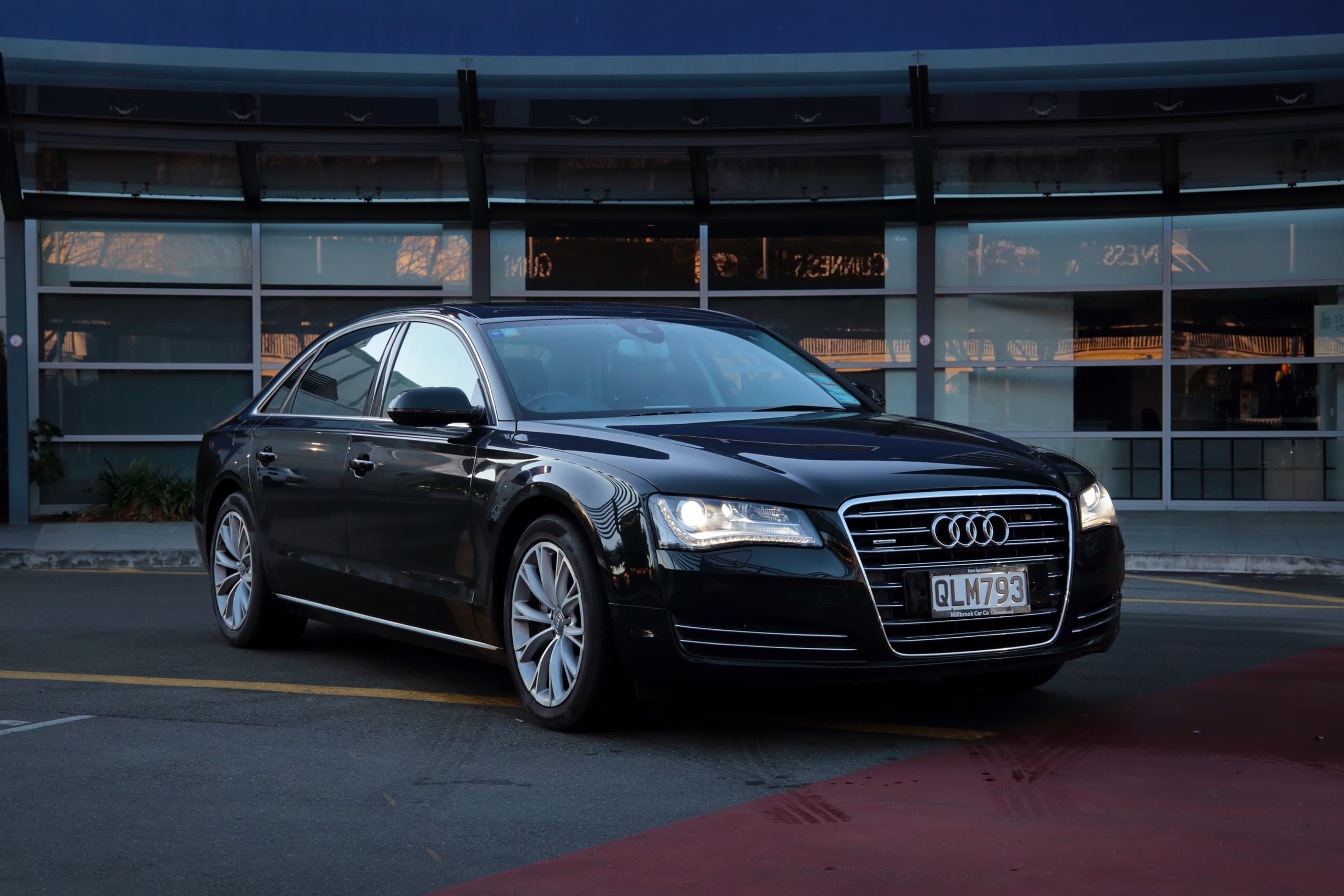 Audi A8 L (Self-Drive)