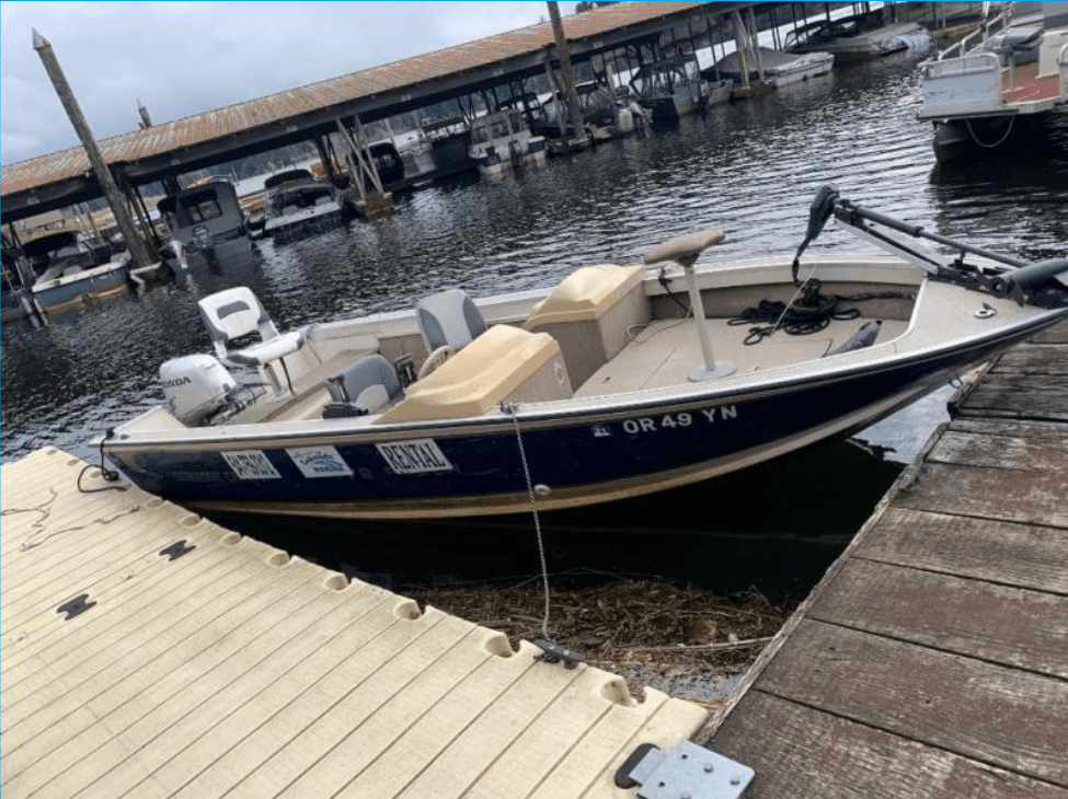 17' Bass Boat Smokercraft 50HP Outboard