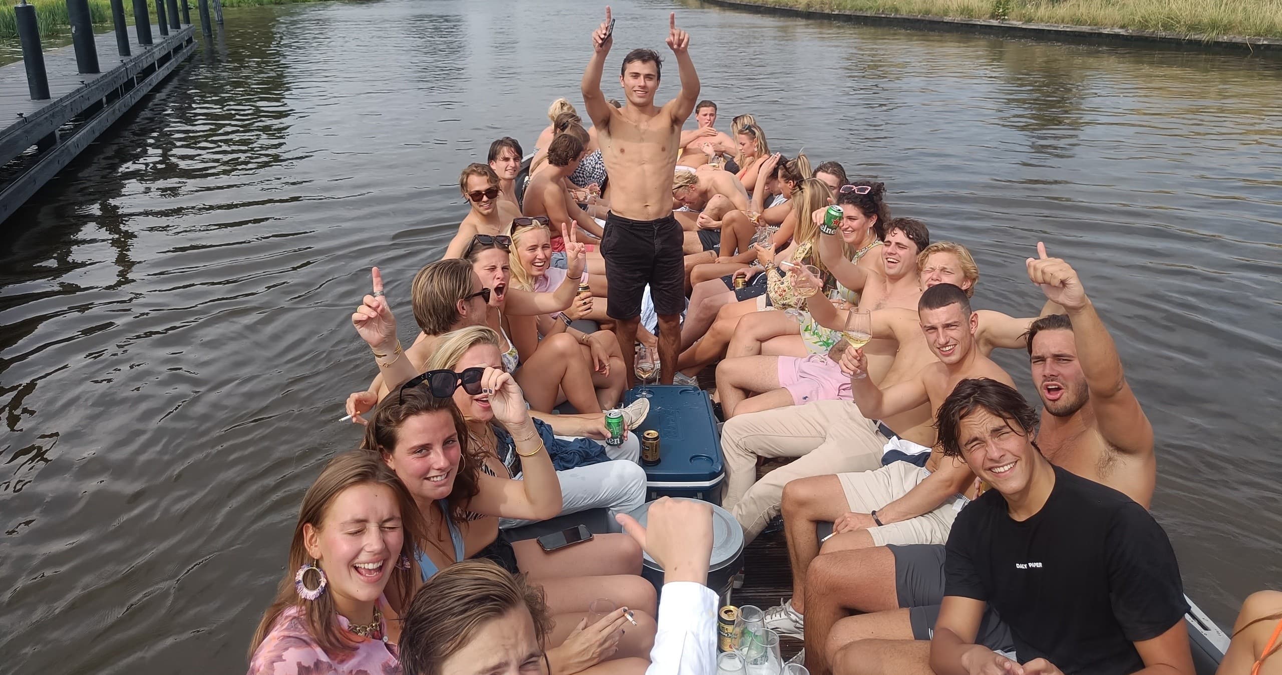 Prive bootje huren - inclusief onbeperkt drinken