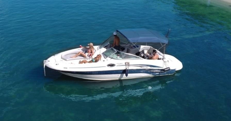 SeaRay Sundecker 27’