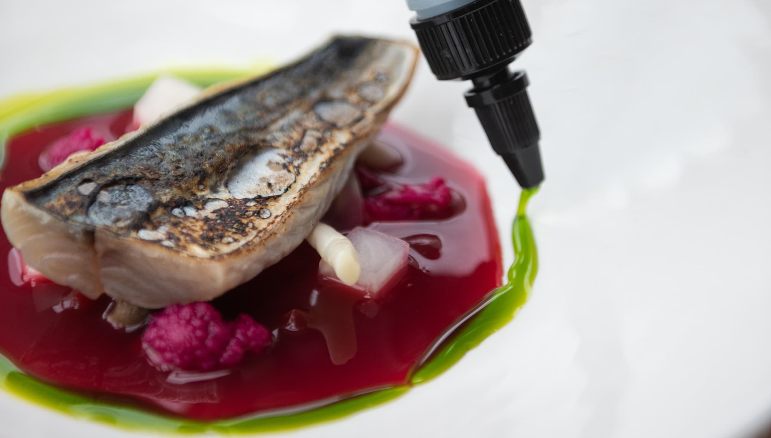 Cruise and Tasting Menu with The Folly