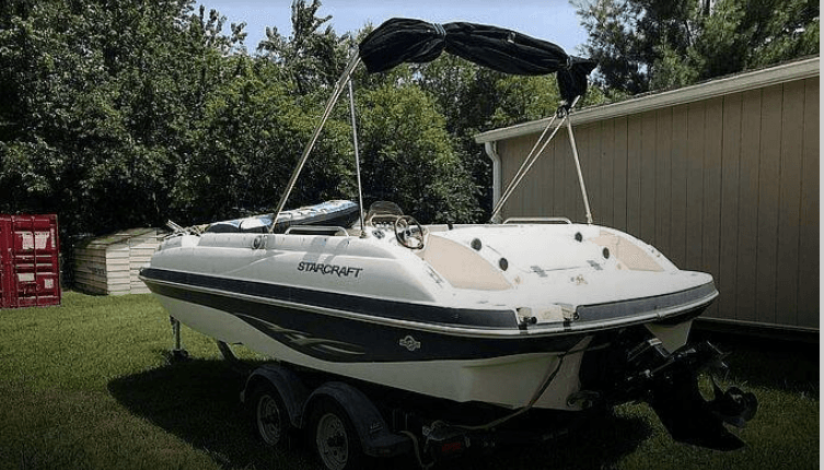 Starcraft Aurora Deckboat