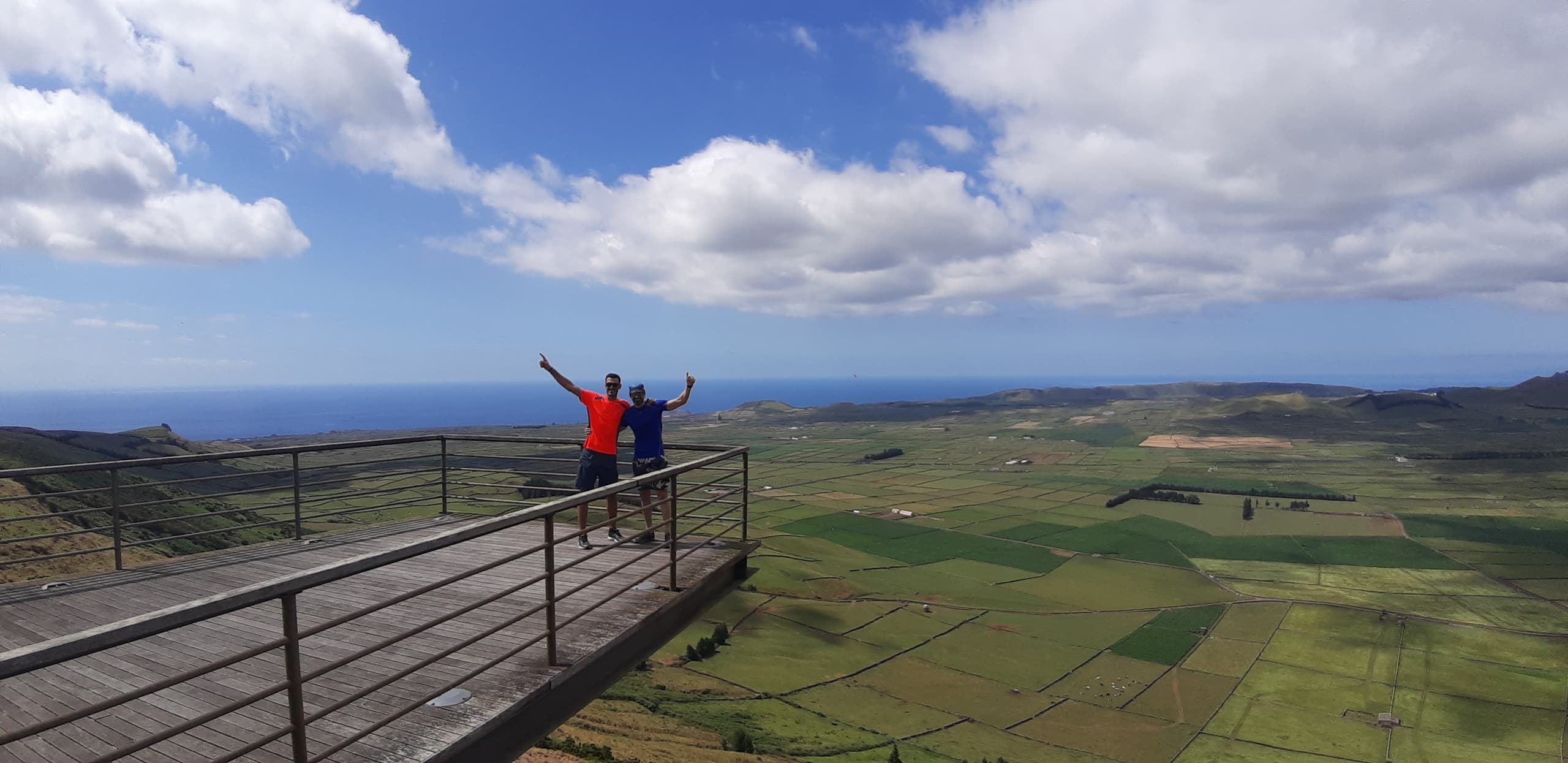 VAN TOUR - Volta à Ilha (Dia inteiro)