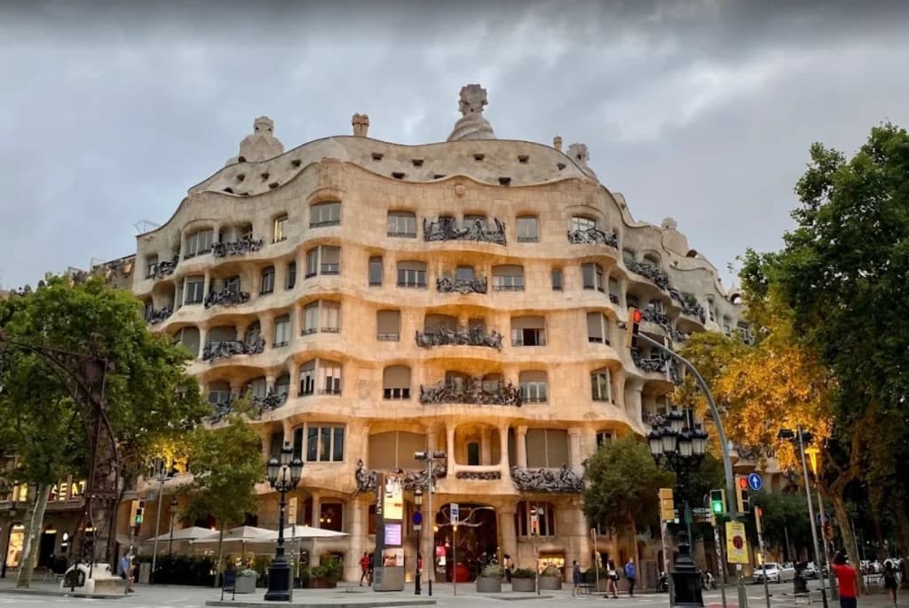 Passeig de Gràcia walking tour