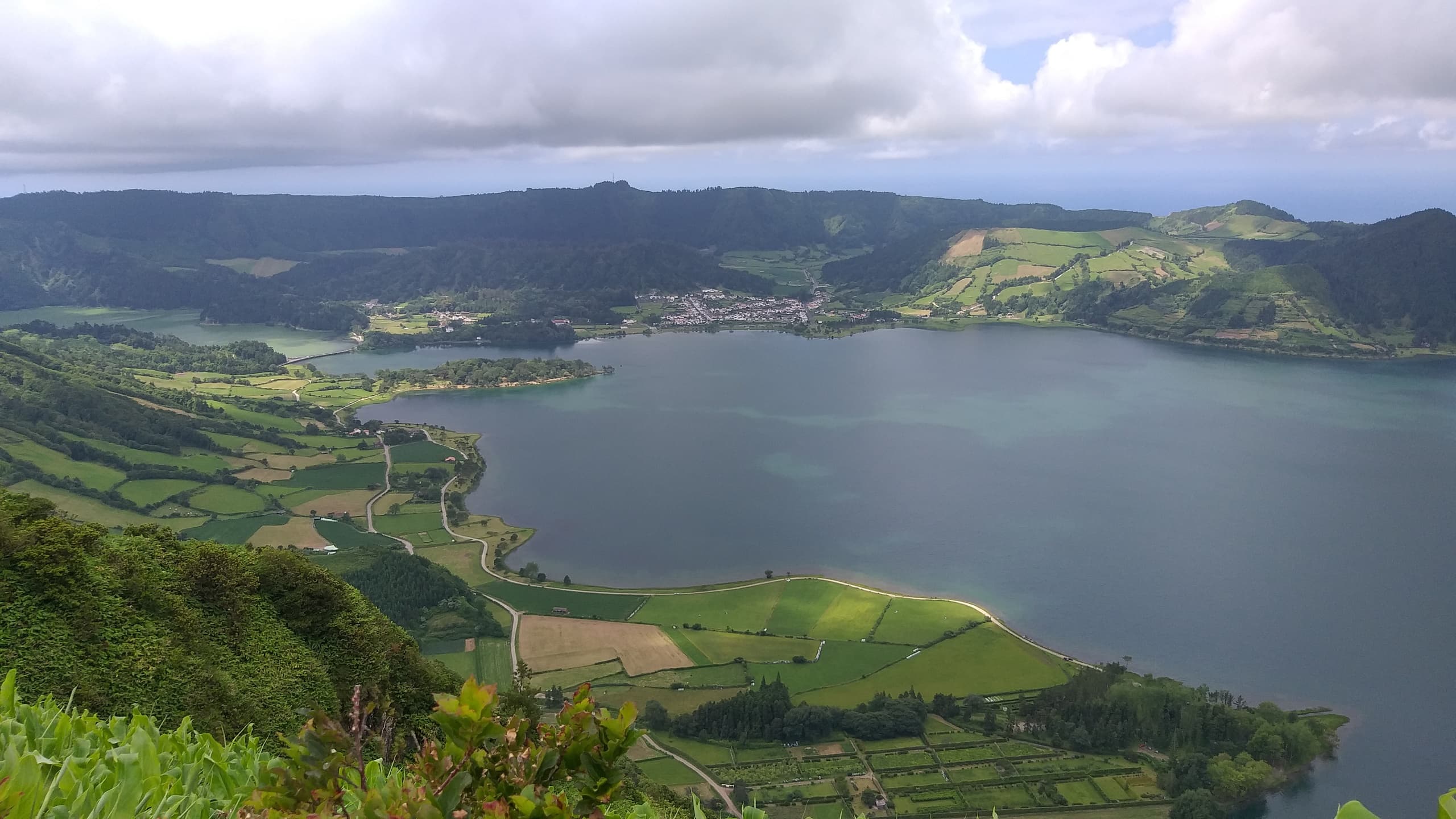 Circular around Sete Cidades Caldera