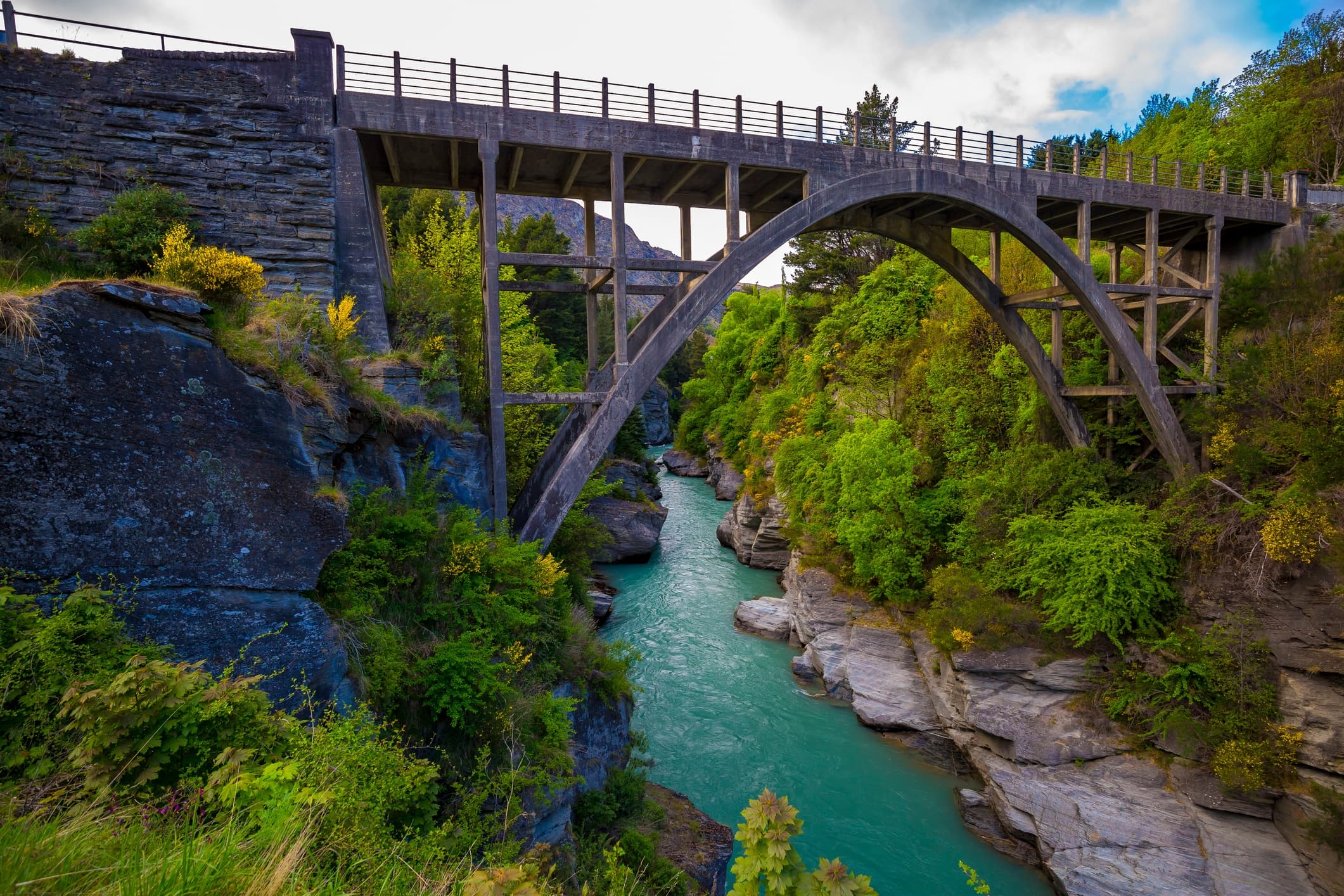 NEW: Ale Trail: Wharehuanui Adventure with Queenstown Shuttles