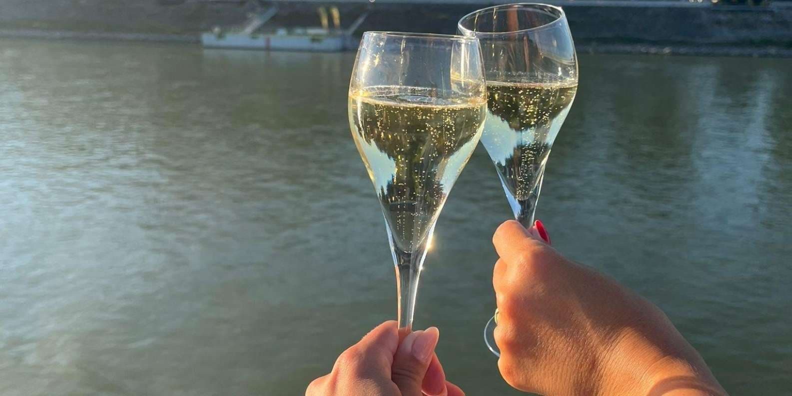 Bratislava Evening Cruise / Unlimited Prosecco