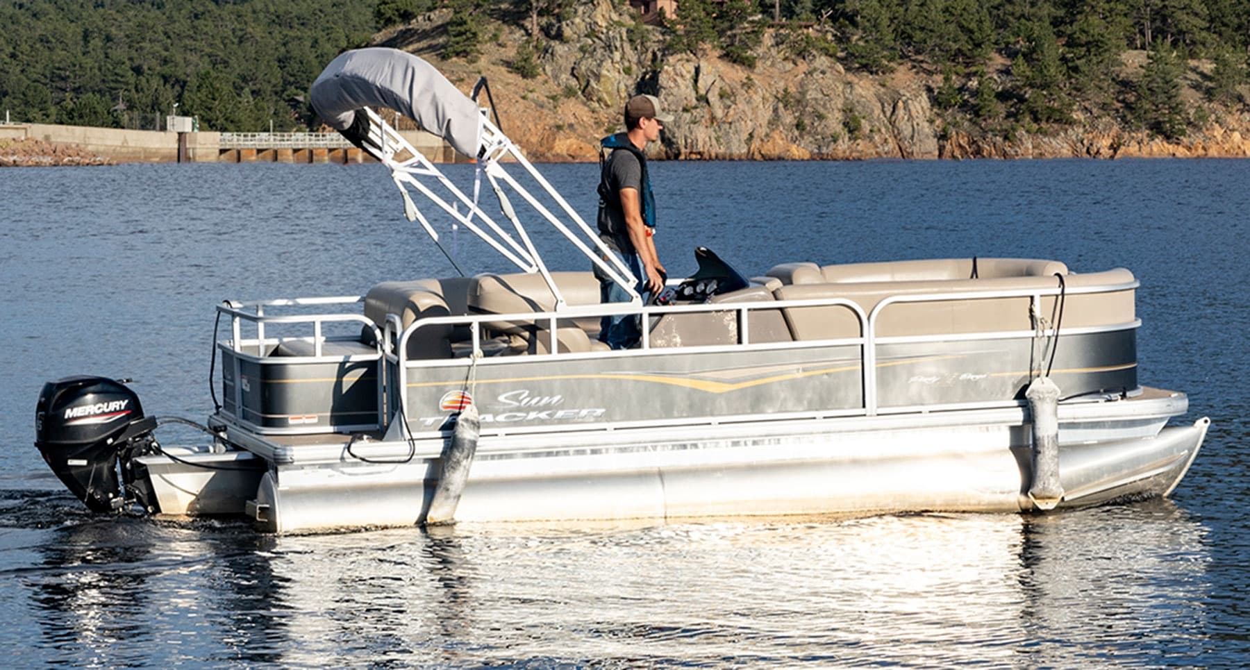 PONTOON BOAT - 9 Guests