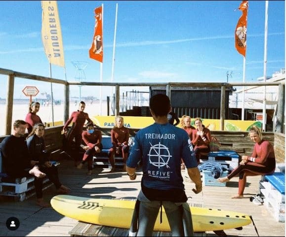 Aulas de Surf em Grupo