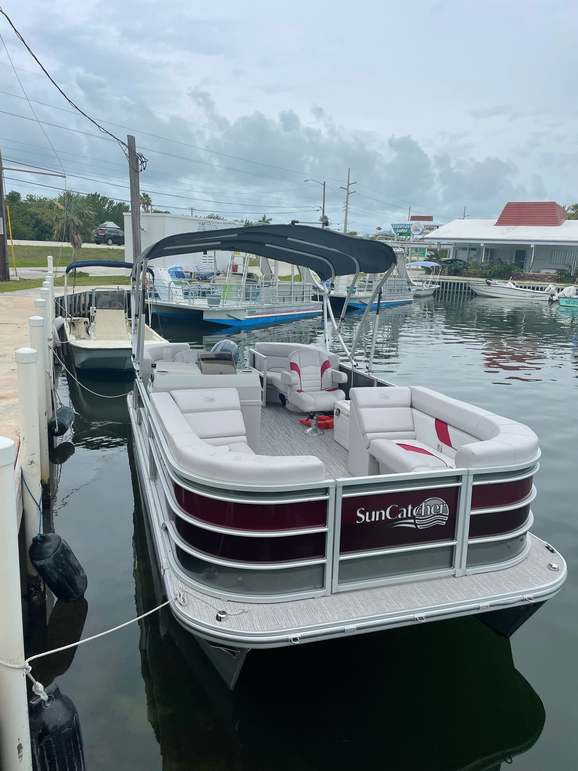 Sugarloaf Marina Sun Catcher 20' Pontoon (Red)