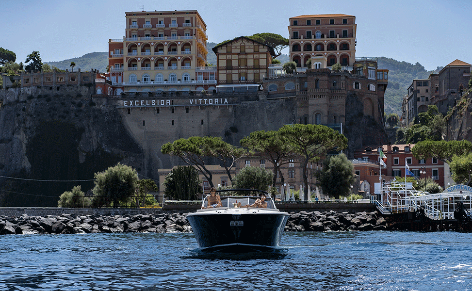 Private Yacht Transfer Between Capri and Sorrento