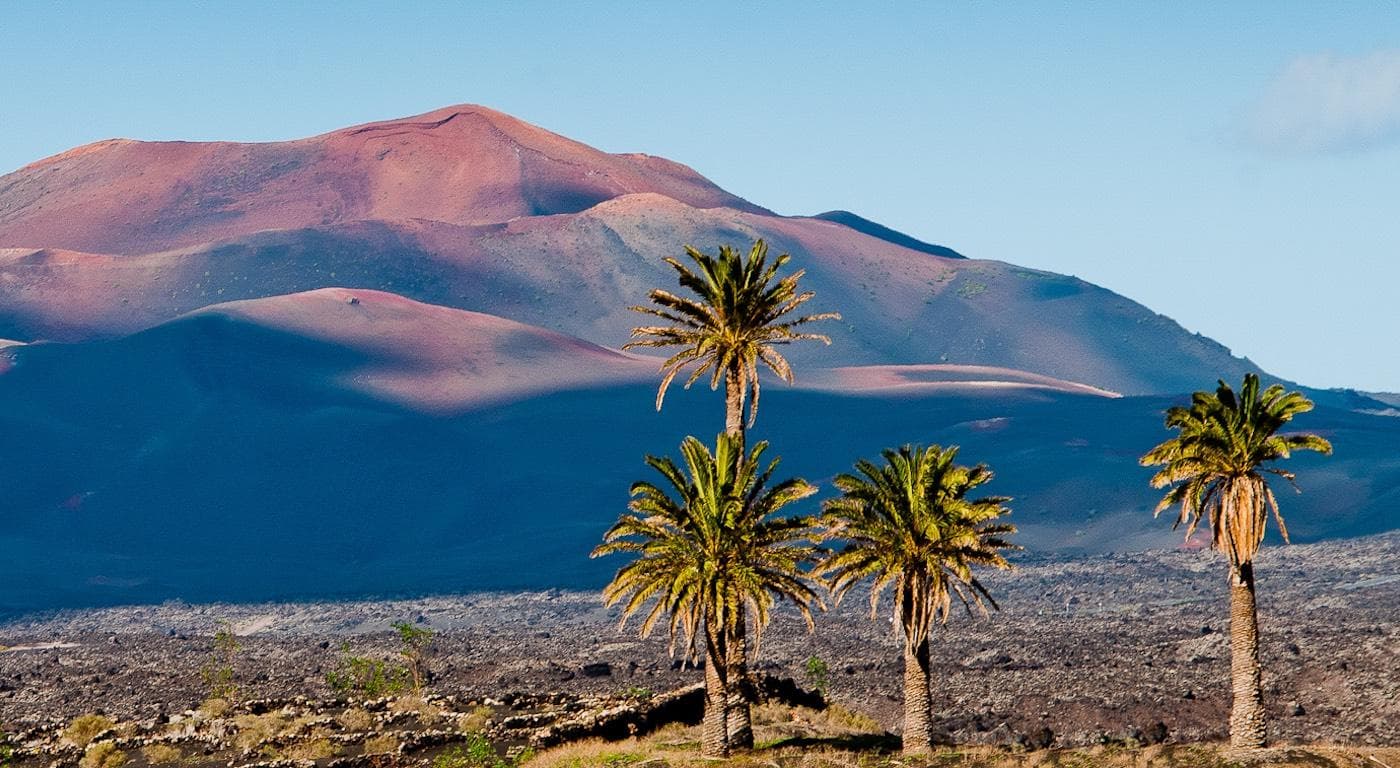 Senderismo por el Parque Natural de los Volcanes