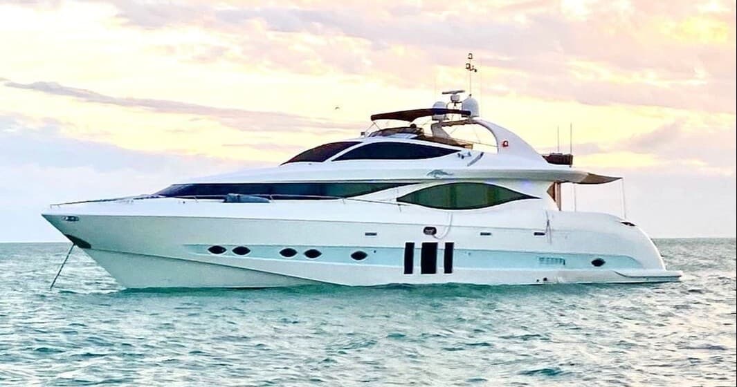 The Mia – Daytime Island Cruise