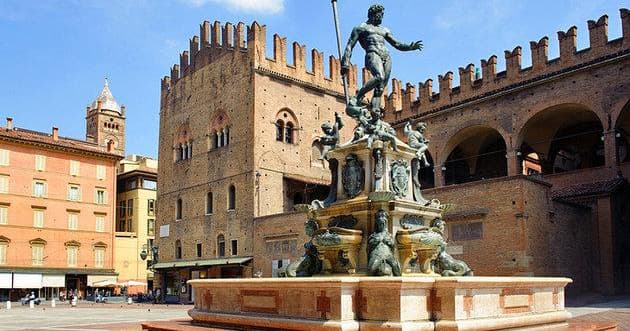 Bologna in a Day from Milan with Food and Wine Tasting - Semi Private Tour