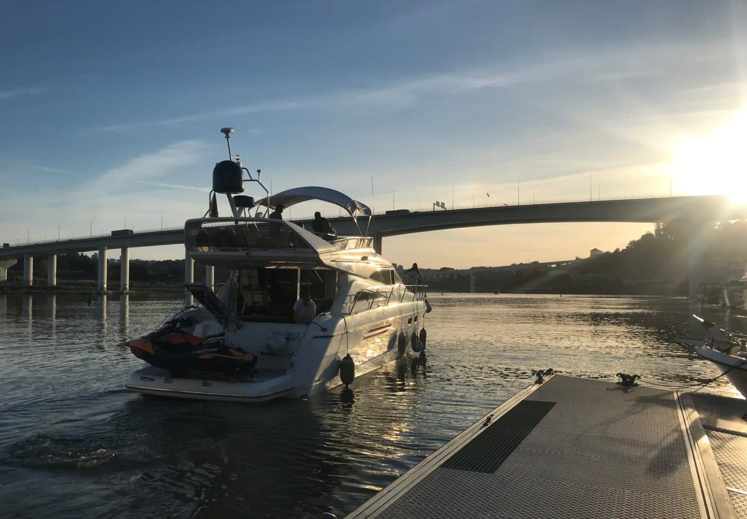 Passeio Privado em Iate - Porto e Douro - 2 Horas PRINCESS 56
