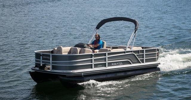 20' Ranger Fishing Pontoon Boat