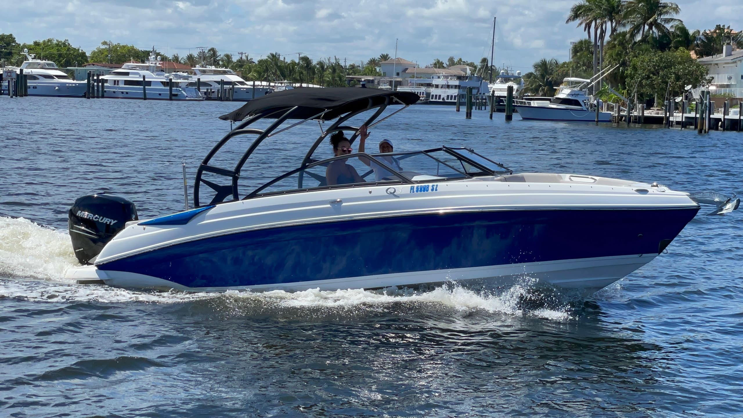 Rinker Q5