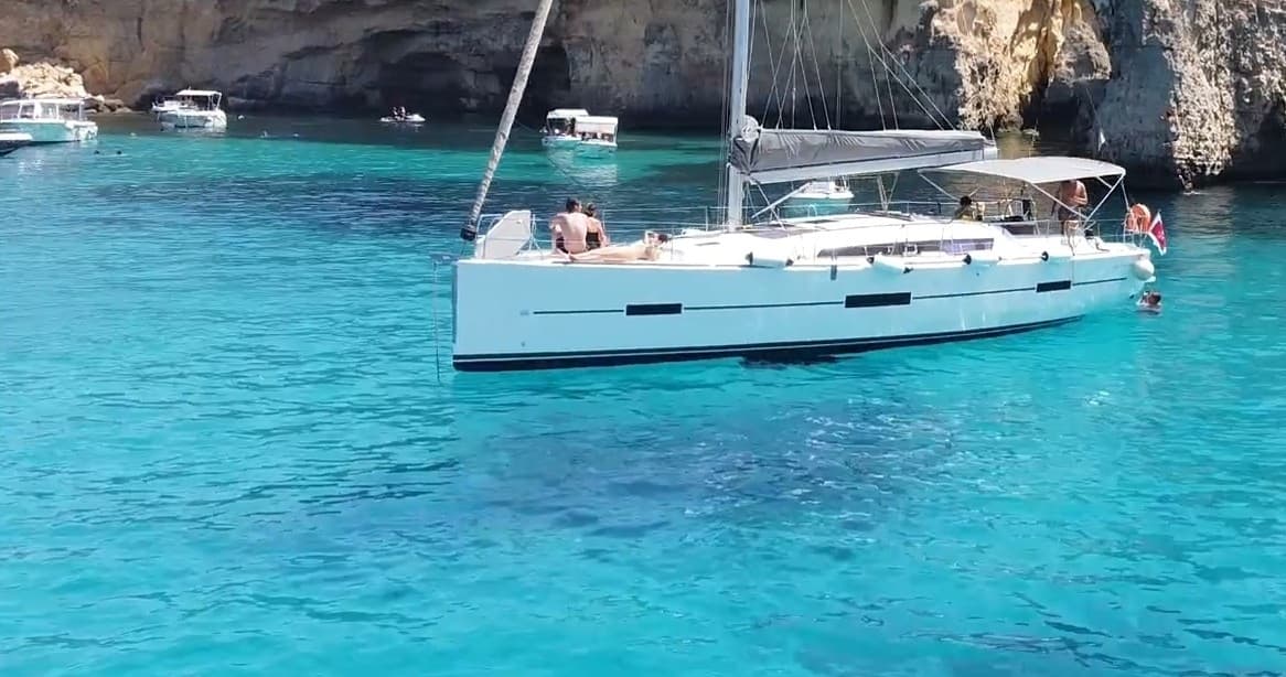 Charter on Dufour 410 Mohito