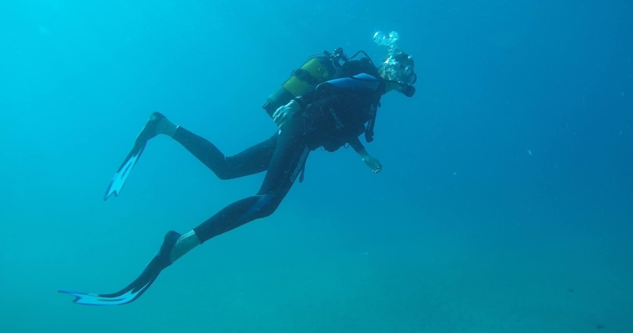 FIRST SCUBA DIVING BEGINNERS