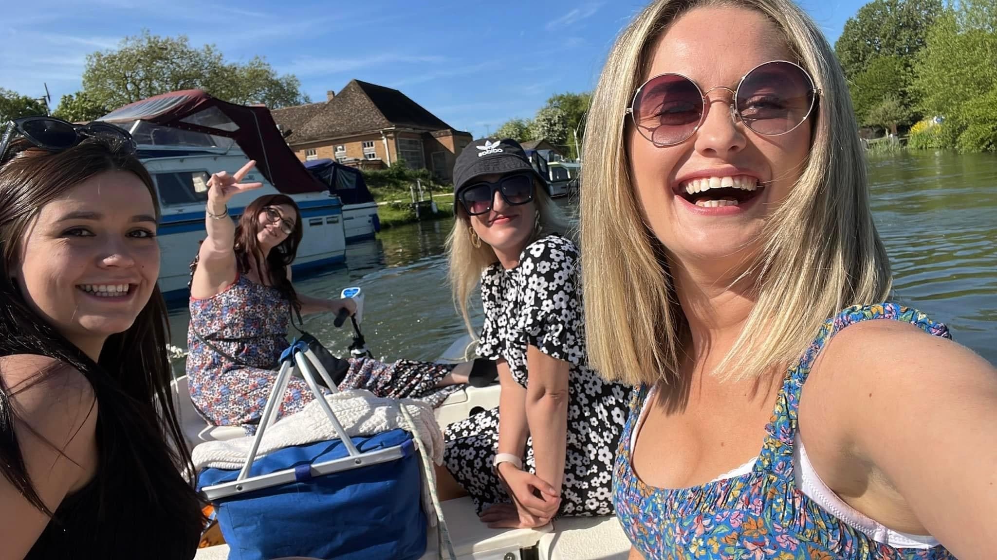 1 or 2 hour Electric Motor Boats
