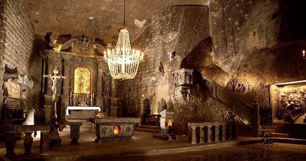 Krakow & Wieliczka Day Tour from Warsaw