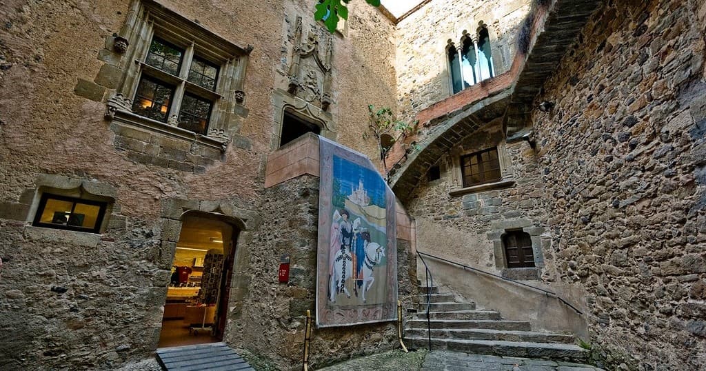 Private Dalí, Figueres and Púbol Full-Day Tour with Hotel pick-up from Barcelona (FD)