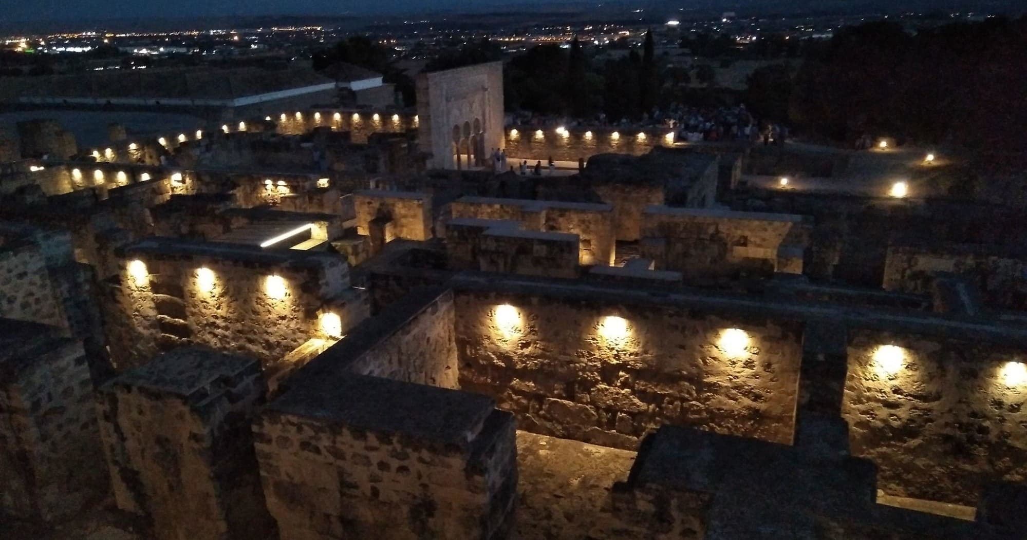 Medina Azahara al Anochecer sin Transporte