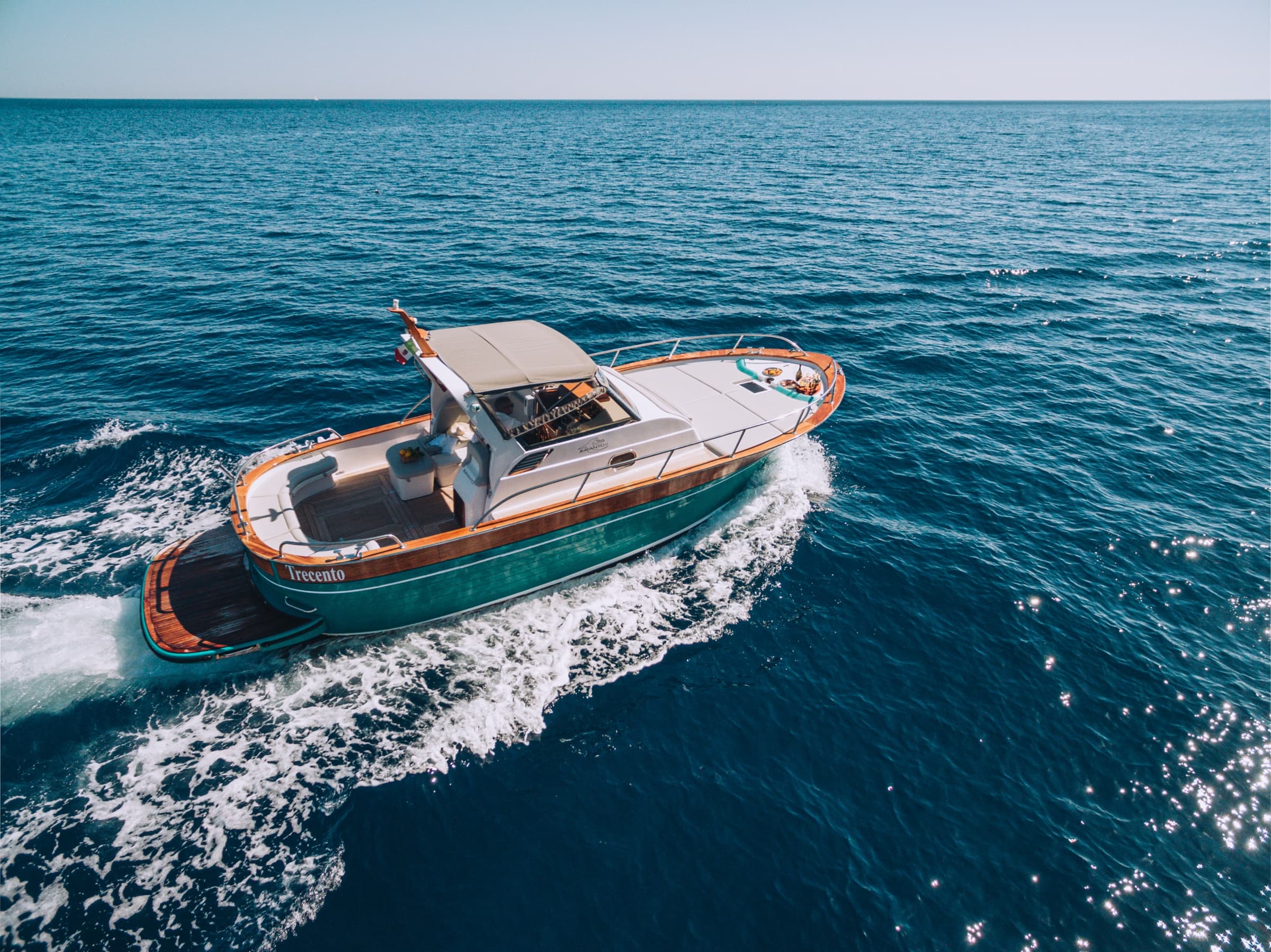 Gozzo Jeranto 950 Cabin - Tour privato in barca a Ischia e Procida con skipper