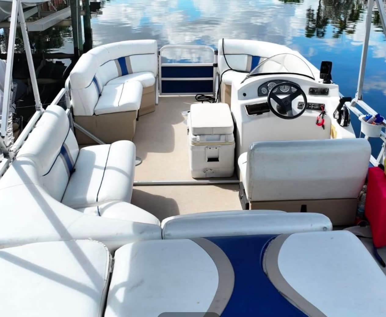 Pontoon Boat 22 feet - 12pp/90Hp