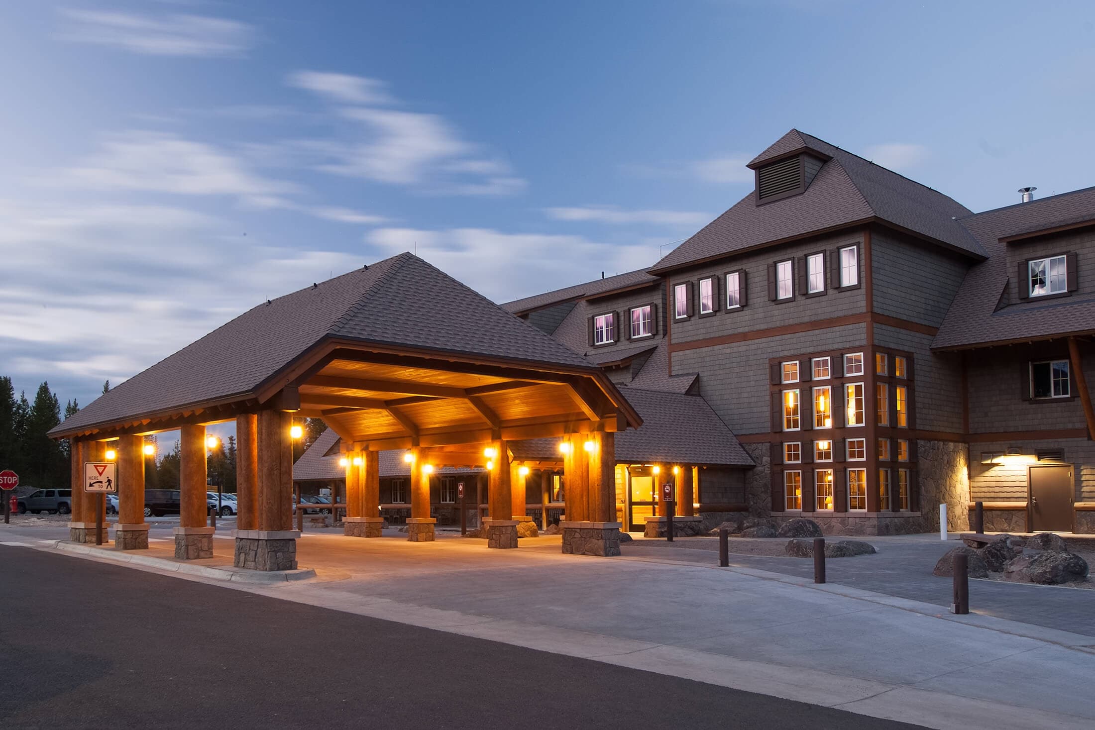 2-Day Yellowstone Adventure (overnight)
