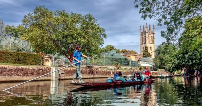 Shared • Combined Oxford University Walking & Punting Tour Led By University Alumni