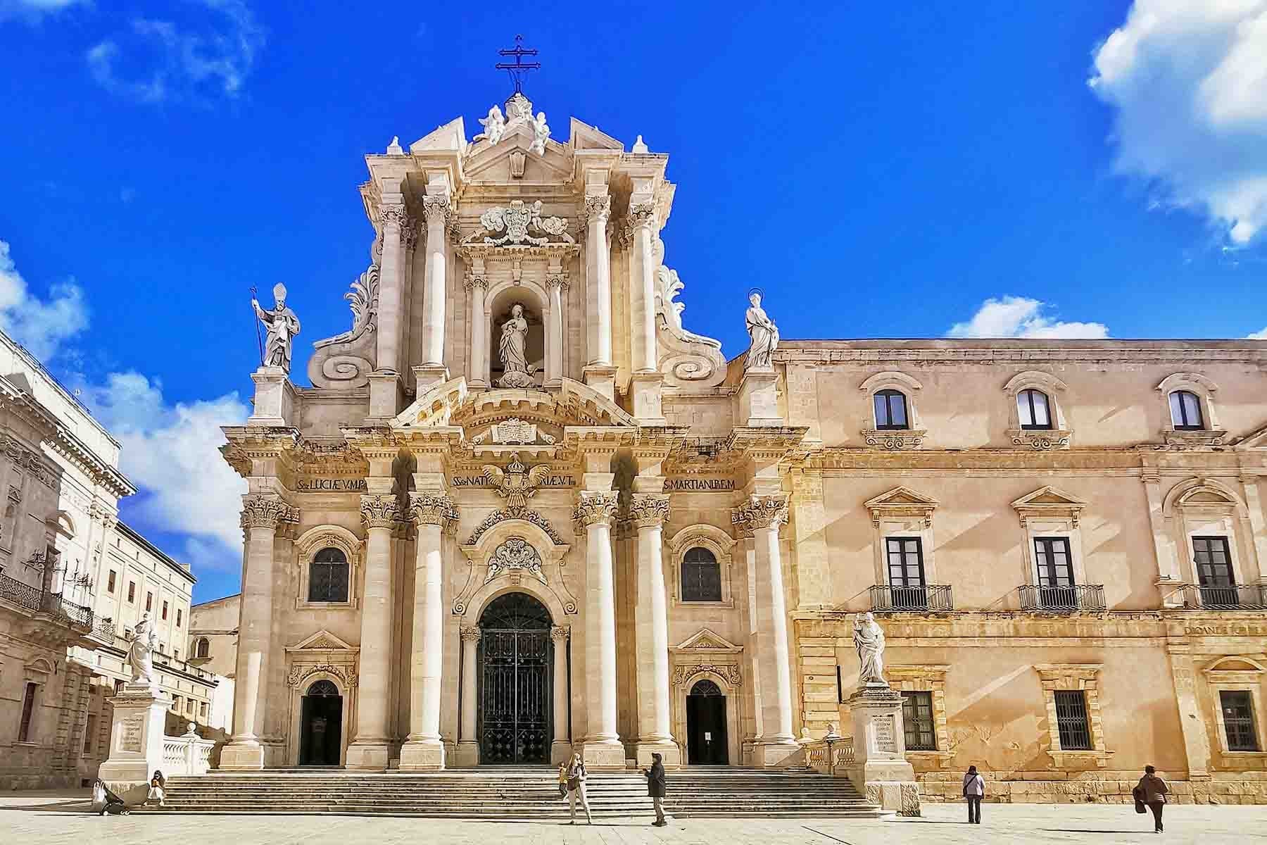 Day tours from Taormina to Syracuse