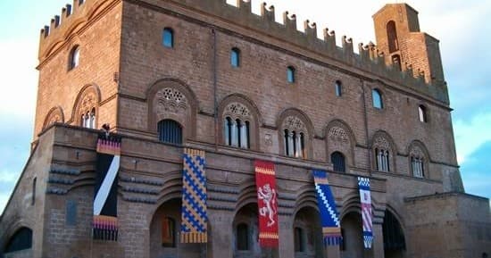 ORVIETO GUIDED WALKING TOUR. 2-HOURS PRIVATE TOUR
