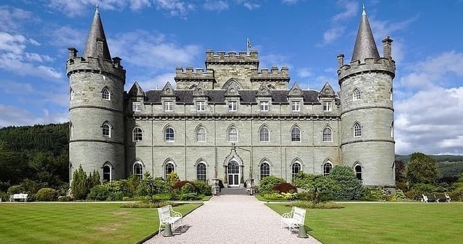 Inveraray Castle & Loch Lomond Tour